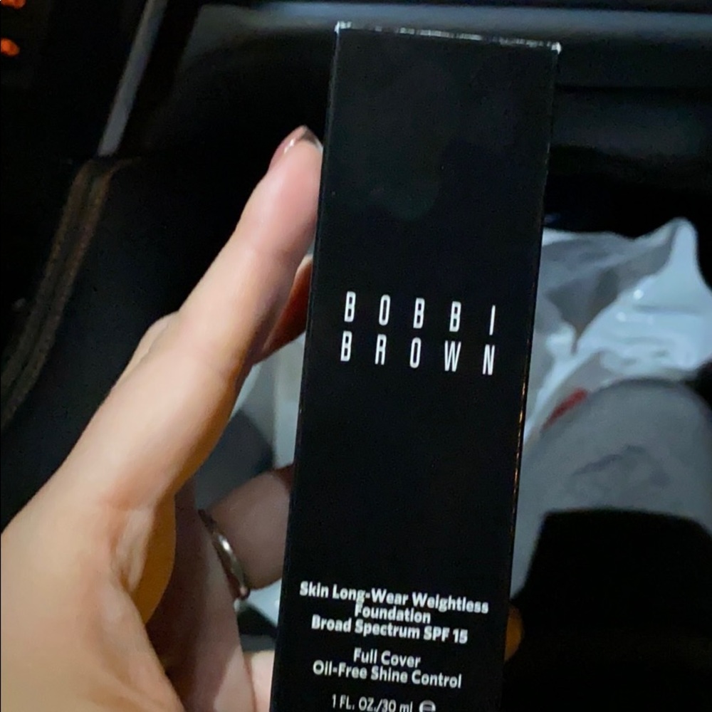 Bobbi Brown Foundation